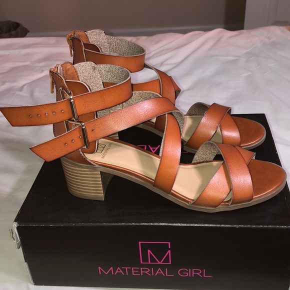 Heels - Picture 2 of 4